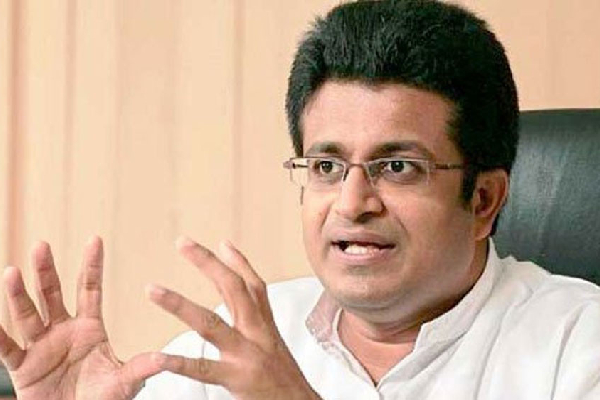 புது போத்தலில் பழைய மதுவுக்கு ஒப்பானது புதிய அமைச்சரவை - கம்மன்பில சாடல் - ஐபிசி தமிழ்