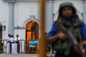 ஈஸ்டர் தின தாக்குதல்களின் பின்னணியில் புலனாய்வுத்துறையினர்