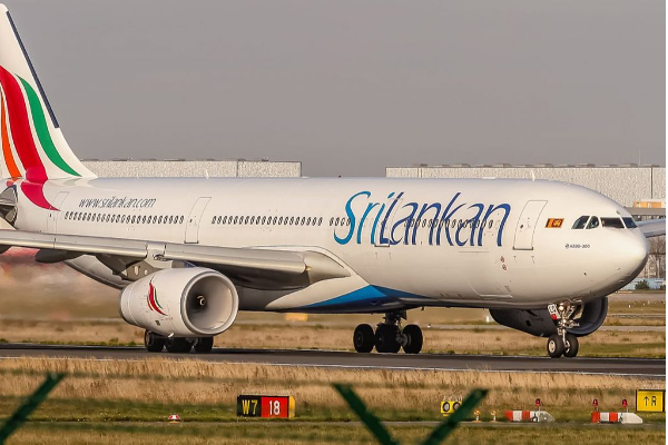 கொழும்பில் இருந்து சென்னை சென்ற விமானம் தொழில்நுட்ப கோளாறு! | The Flight From Colombo To Chennai Had A Technical