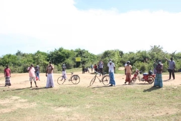 விவசாயிகள் மற்றும் மீனவர்கள் எதிர்ப்பு நடவடிக்கையில்