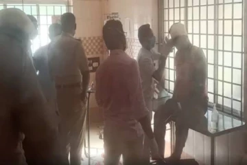 அதிர்ச்சி மேல் அதிர்ச்சி...கோவில் பிரச்சனையை விசாரிக்க சென்ற எஸ்ஐக்கு அரிவாள் வெட்டு