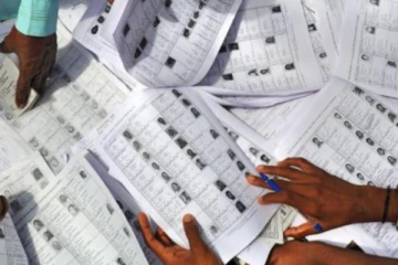 பெண் வாக்காளர்களே அதிகம் - இறுதி வாக்காளர் பட்டியல் வெளியீடு!