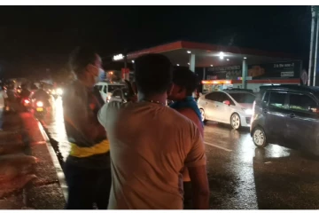 போதையில் அட்டகாசம் செய்த நபர் பொலிஸாரால் கைது (VIDEO)