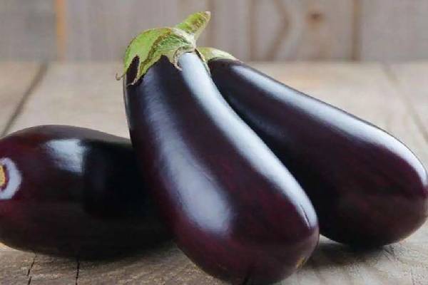 இந்த காய்கறிகளை எப்போதும் சமைக்காம சாப்பிடவே கூடாதாம் | These Vegetables Should Never Be Eaten Uncooked