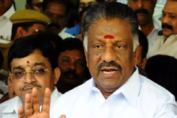 ஓ.பன்னீர்செல்வம் என்ற நபரை விமர்சிக்க நாங்கள் வெட்கப்படுகிறோம் : கே.பி.முனுசாமி | Ops Presence Admk Unacceptable Kpmunusamy ஓ.பன்னீர்செல்வம் என்ற நபரை விமர்சிக்க நாங்கள் வெட்கப்படுகிறோம் : கே.பி.முனுசாமி | Ops Presence Admk Unacceptable Kpmunusamy