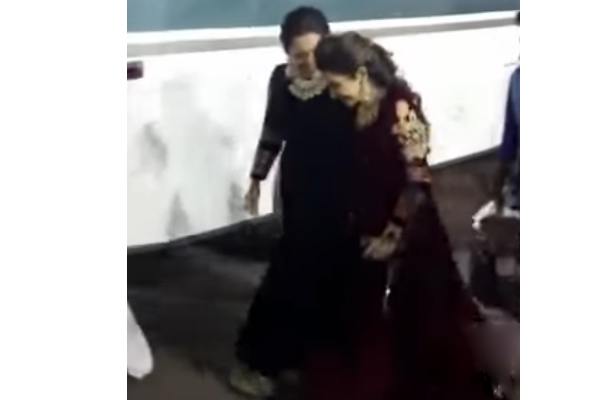 பிரபல தொகுப்பாளினியின் பரிதாப நிலை! கையில் வாக்கிங் ஸ்டிக்குடன் டிடி | Anchor Dhivyadharshini Walking Stick Viral Photo