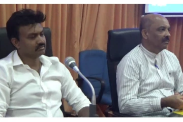 மக்களின் குறைபாடுகளை தீர்த்து வைப்பது தொடர்பில் கிழக்கு ஆளுநர் விசேட கலந்துரையாடல் (Photos)