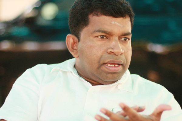 மனித உரிமை மீறலில் ஈடுபட்ட பிள்ளையான் உட்பட மூவர் அமைச்சர்களாக நியமனம் -ரணில் மீது மனித உரிமைகள் கண்காணிப்பகம் பாய்ச்சல் | Sri Lanka Appoints Alleged Rights Abusers