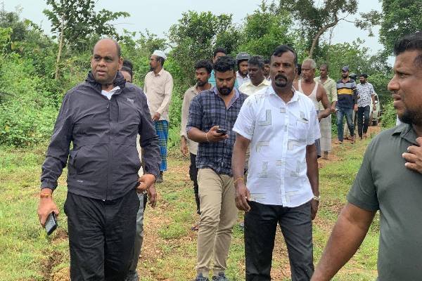 காரமுனையில் ஆட்சியாளர்கள் நில உரிமை மோசடி: கண்டனம் தெரிவித்த இ. சிறிநாத் | E Srinath Issues Stern Warning Karamunai Land