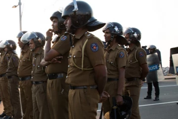 கொழும்பின் புறநகர் பகுதியில் கடும் மோதல் - ஒருவர் பலி 5 பேர் காயம்