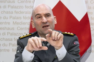 சுவிஸ் ராணுவத் தலைவரும் உளவுத்துறை தலைவரும் ராஜினாமா