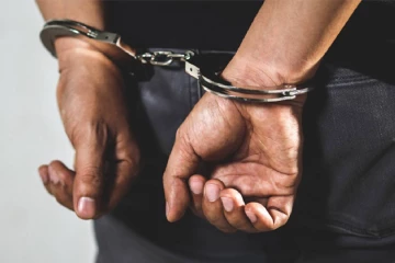 திருகோணமலையில் சட்டவிரோத மதுபான உற்பத்தி நிலையம் முற்றுகை: ஒருவர் கைது