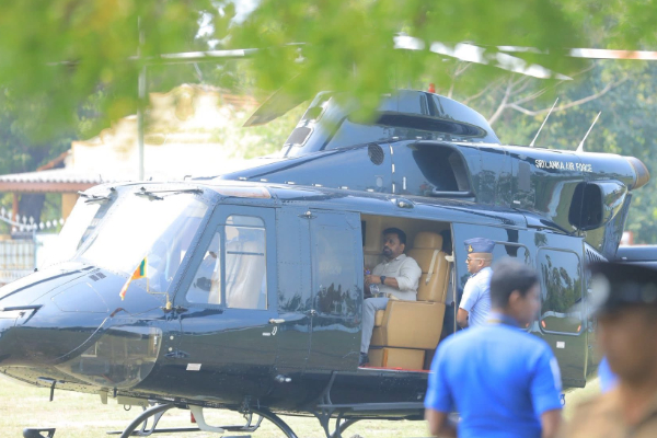 நயினாதீவு நாகபூஷணி அம்மன் ஆலயத்தின் வழிபாடுகளில் ஈடுபட்ட அநுர | Anura Met The Vicar Of Nainadhivu