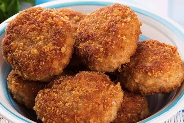 Chicken Paneer Cutlet: சிக்கன் பனீர் கட்லெட் இப்படி செய்து பாருங்க... வீட்டுல போட்டி போட்டு சாப்பிடுவாங்க | How To Make Chicken Paneer Cutlet