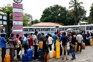 முடிந்தால் கோட்டாபயவை என் வீட்டுக்கு வர சொல்லுங்கள்! மரணிக்கவும் பயமில்லை - மக்கள் ஆவேசம் (Video)