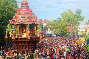 பக்தர்களின் அரோகரா கோசம் முழங்க தேரில் பவனி வந்தார் மட்டு. மாமாங்கேஸ்வரர்!