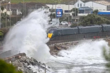மில்லியன் கணக்கான அலைபேசிகளுக்கு அவசர எச்சரிக்கையை அனுப்பிய பிரித்தானிய அரசாங்கம்