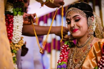 குரு பெயர்ச்சி பலன் 2022 -  பணம் தேடி வந்து கதவை தட்டும்…கூடவே கெட்டிமேளச்சத்தமும் கேட்கும்