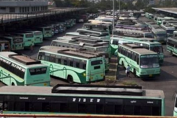 நெருங்கும் தீபாவளி - நேற்று ஒரே நாளில் சென்னையில் இருந்து 89,932 பேர் வெளியூர் பயணம்