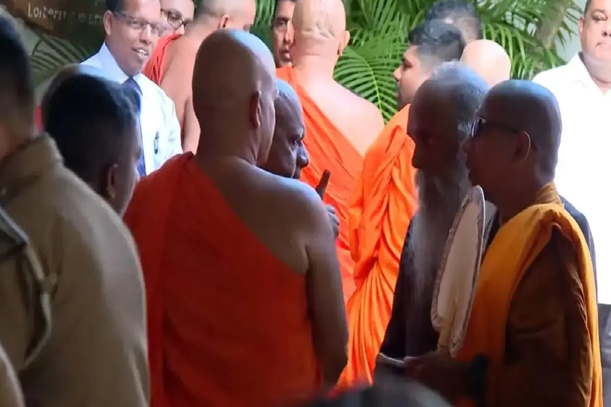 விஹாரமஹாதேவி பூங்கா பிக்குகள் நீதிமன்றுக்கு | Bhikkhus Head To Court Over Viharamahadevi Park