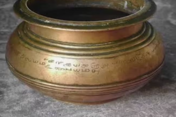 250 வருட வரலாற்றை சொல்லும் ஆலய கலயம்- பிரமிக்க வைக்கும் தகவல்கள் | Viruthunagar Nalli Kalasamy Temple Kalayam News