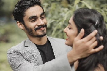 லவ் டுடே இவானா உடன் இருக்கும் இவர் யார் தெரியுமா?