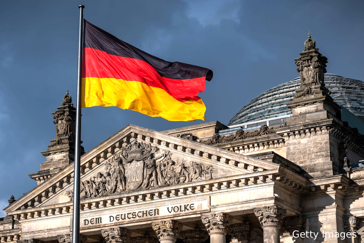 Germany military travel rule 2026, German men abroad 3 months law, Bundeswehr permission foreign trips, NATO security Germany military law, German Defence Ministry clarification #Germany #MilitaryLaw #Bundeswehr #TravelRule #NATO #EuropeSecurity