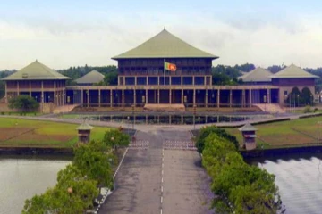 ජරමර අස්සේ පාර්ලිමේන්තුවට දැඩි ආරක්ෂාවක් යොදන්න සහ කතානායකවරයාට මන්ත්රීවරුන්ගෙන් ඉල්ලීම් රැසක්..සාකච්ඡා පිට සාකච්ජා..