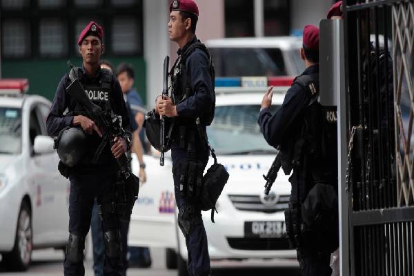 வெளிநாடொன்றில் இலங்கை மாணவிக்கு சிறைதண்டனை | Sri Lankan Student Scams Gets Jail In Singapore