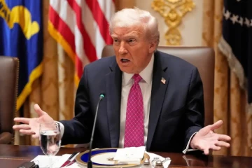 அமெரிக்காவில் வெளிநாட்டு மாணவர்களின் சேர்க்கை தொடர்பில் ட்ரம்ப் பகீர் எச்சரிக்கை