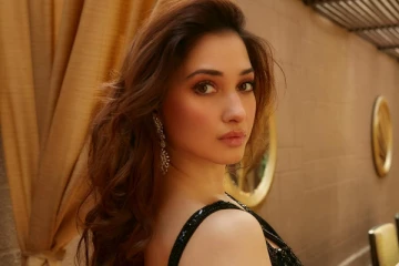 பார்ட்டிக்கு அப்படி ஒரு உடையில் வந்த தமன்னா.. உச்சகட்ட கவர்ச்சி