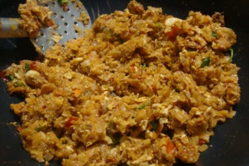 ஓட்டல் சுவையில் முட்டை கொத்து பரோட்டா செய்வது எப்படி?