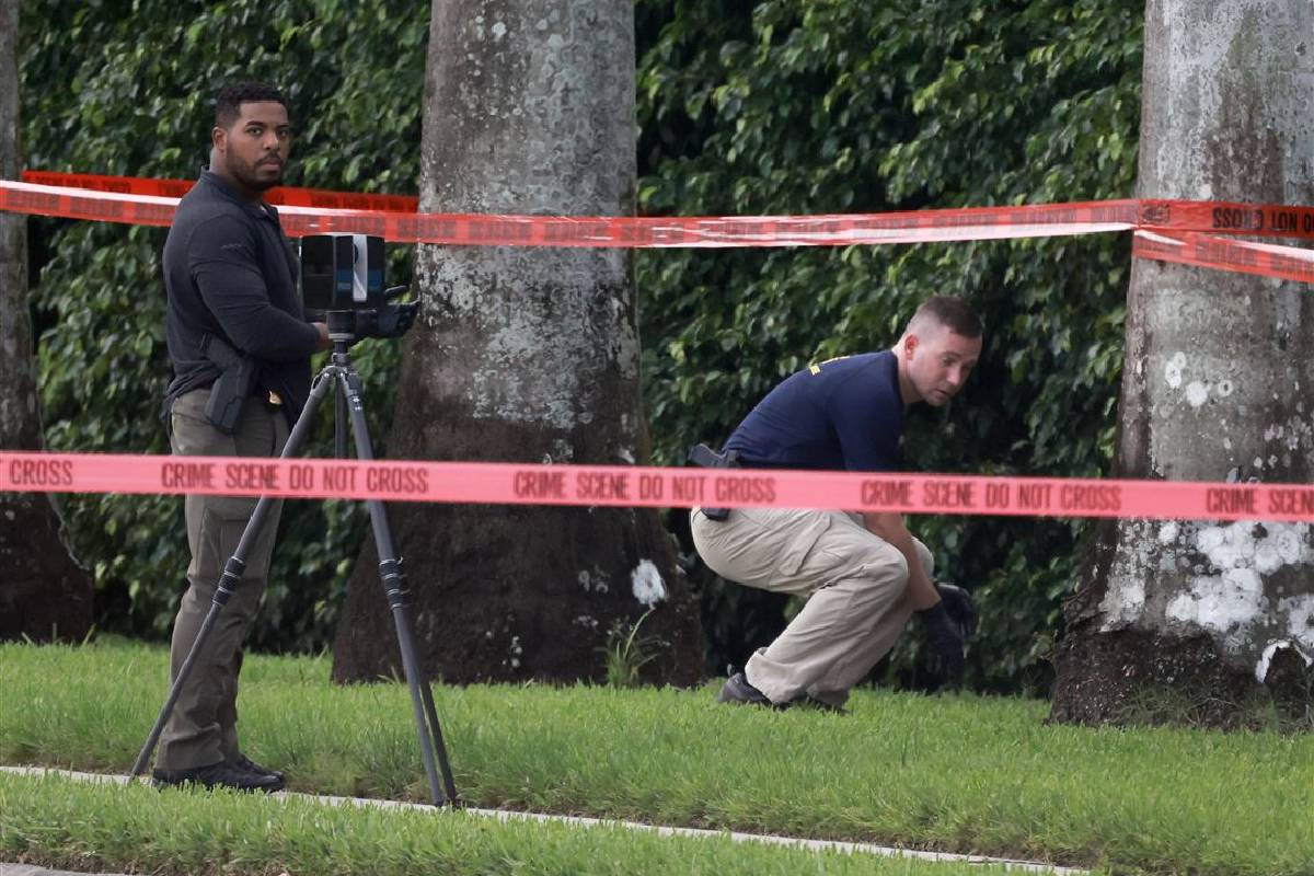 ட்ரம்பும் துப்பாக்கிசூடும்... பல முறை நூலிழையில் உயிர் தப்பிய சம்பவங்கள்..! | Trump White House Correspondents Dinner