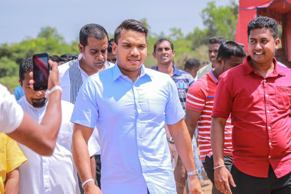 நாமல் கோரினால் மின்கட்டணத்தை செலுத்த தயார்! சனத் நிஷாந்த | Electricity Bill Issue Namal Rajapaksa
