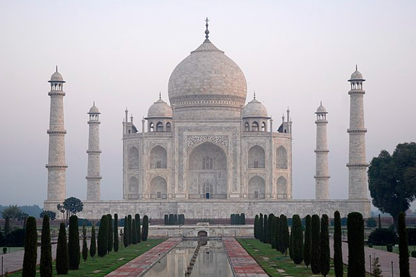 Free tour of Taj Mahal for three days