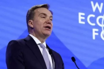 எப்ஸ்டீன் விவகாரம் ; பதவியை துறந்த உலக பொருளாதார மன்ற தலைவர்