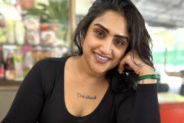 இரவு பார்ட்டி, நடிகர்களுடன் ஆட்டம், பாட்டம் கொண்டாட்டத்தில் வனிதா- யாரெல்லாம் உள்ளார்கள் பாருங்க