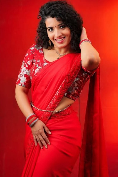 பிக்பாஸ் கெமியா இது? பாவடை தாவணியில் வெளியிட்ட அசத்தல் புகைப்படம் | Bigg Boss 9 Kemi Latest Photos Viral பிக்பாஸ் கெமியா இது? பாவடை தாவணியில் வெளியிட்ட அசத்தல் புகைப்படம் | Bigg Boss 9 Kemi Latest Photos Viral