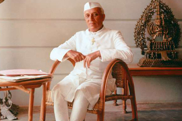 பிரதமர் நேருவையே கதறி அழ வைத்த லதா மங்கேஷ்கர்....கானக்குயிலால் கண்ணீர் சிந்திய தருணம்! மறக்க முடியுமா? | Jawaharlal Nehru Cried On Lata Mangeshkar Song