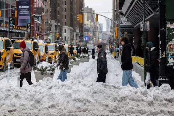 அமெரிக்காவில் கடும் பனிப்புயல் எச்சரிக்கை ; விமான சேவையை ரத்து செய்தது ஏர் இந்தியா | Severe Blizzard Warning Us Air India Cance Flights அமெரிக்காவில் கடும் பனிப்புயல் எச்சரிக்கை ; விமான சேவையை ரத்து செய்தது ஏர் இந்தியா | Severe Blizzard Warning Us Air India Cance Flights