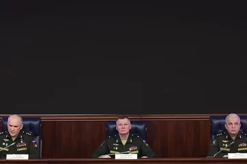 உக்ரைன் ஊடுருவலிலிருந்து பின்வாங்குகிறாரா புடின்?