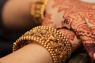 வார தொடக்கத்திலேயே எகிறிய தங்கம் விலை - இன்றைய நிலவரம்!