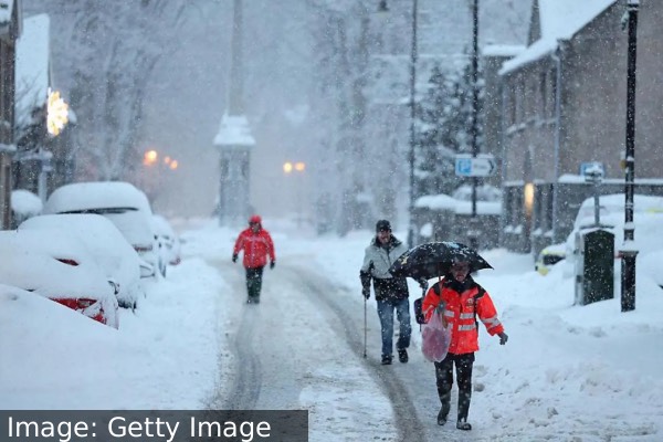 பிரித்தானியாவை மூடும் பனிப்புயல்: மெட் அலுவலகம் விடுத்துள்ள அவசர எச்சரிக்கை | Met Office Issues Amber Snow Warning To Uk பிரித்தானியாவை மூடும் பனிப்புயல்: மெட் அலுவலகம் விடுத்துள்ள அவசர எச்சரிக்கை | Met Office Issues Amber Snow Warning To Uk