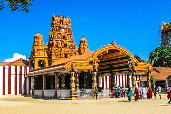நல்லூரில் குவிக்கப்பட்டுள்ள பொலிஸார்! பொது மக்களுக்கு விடுக்கப்பட்டுள்ள கோரிக்கை | 600 Policemen On Security Duty At Nallur Temple