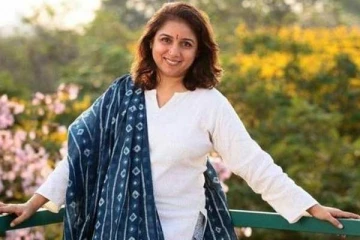 விஜய் டிவியின் முக்கிய சீரியலில் நடிக்கிறாரா நடிகை ரேவதி- வைரலாகும் புகைப்படம்