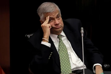 மீ்ண்டும் பிரதமர் பதவியை ரணில் இழக்கலாம்! பசிலின் கைகளிலேயே முடிவு