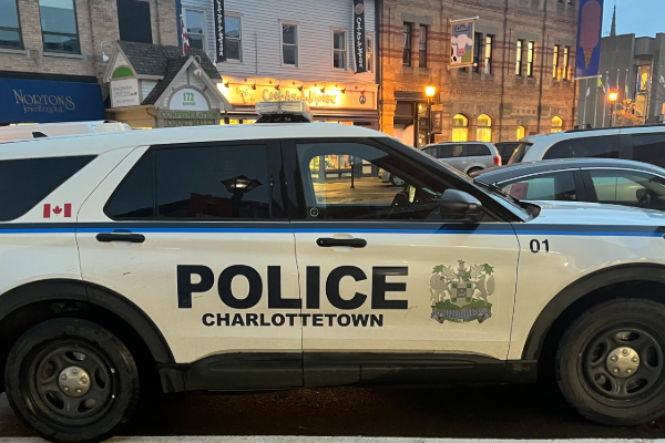 கனடாவில் சிகிச்சைக்கு சென்ற யுவதியிடம் தமிழ் மருத்துவர் பாலியல் சேட்டை; கடும் நடவடிக்கை | Toronto Tamil Dentist Faces Sexual Assault