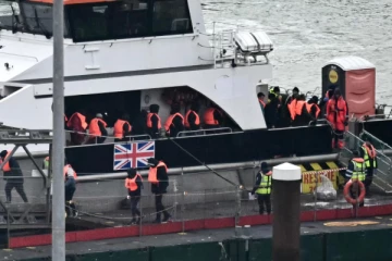 புதிய குடியேற்ற விதி ; இங்கிலாந்தில் இருந்து நாடு கடத்தப்பட்ட முதல் இந்தியர்