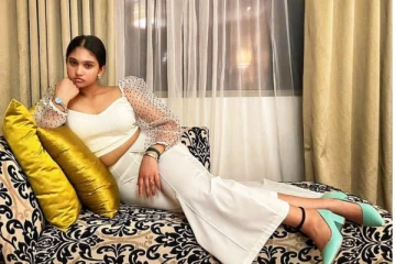 வெளியேறிய ஜோவிகா..!! ஓடி வந்து சர்ப்ரைஸ் செய்த ஆண் நண்பர்..! வைரல் புகைப்படம்..!!