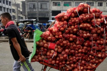 ஆசிய நாடொன்றில் தலைசுற்றவைத்த வெங்காய விலை!